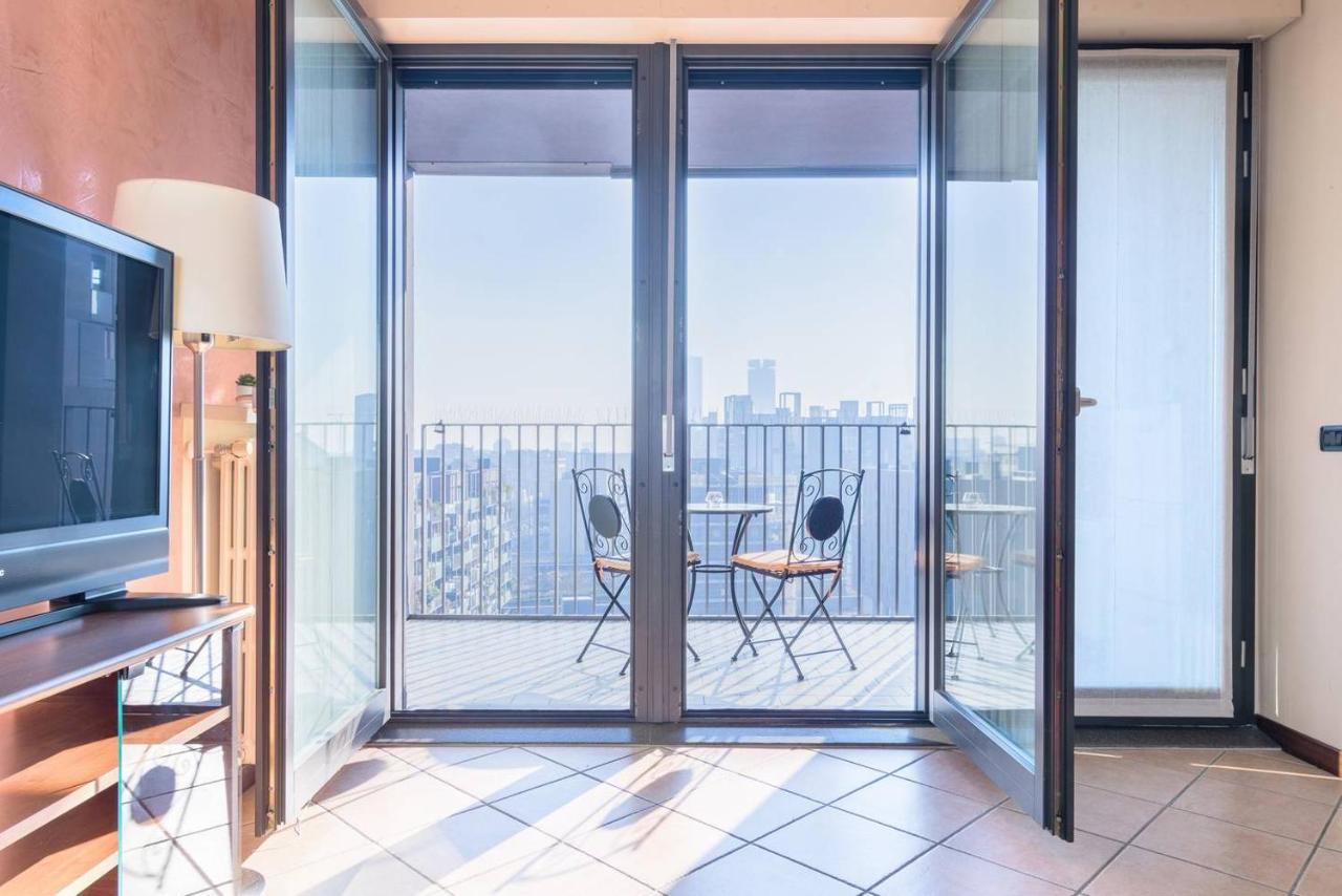Fiera Milanocity View With Terrace Next To Shopping Mall Apartment Exterior photo