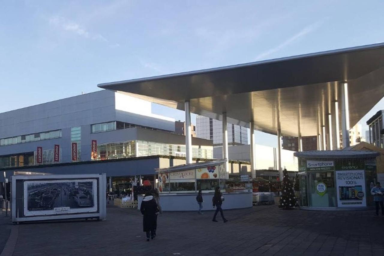 Fiera Milanocity View With Terrace Next To Shopping Mall Apartment Exterior photo